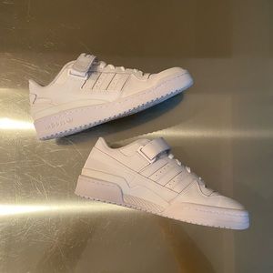 Adidas Forum Low Top shoes